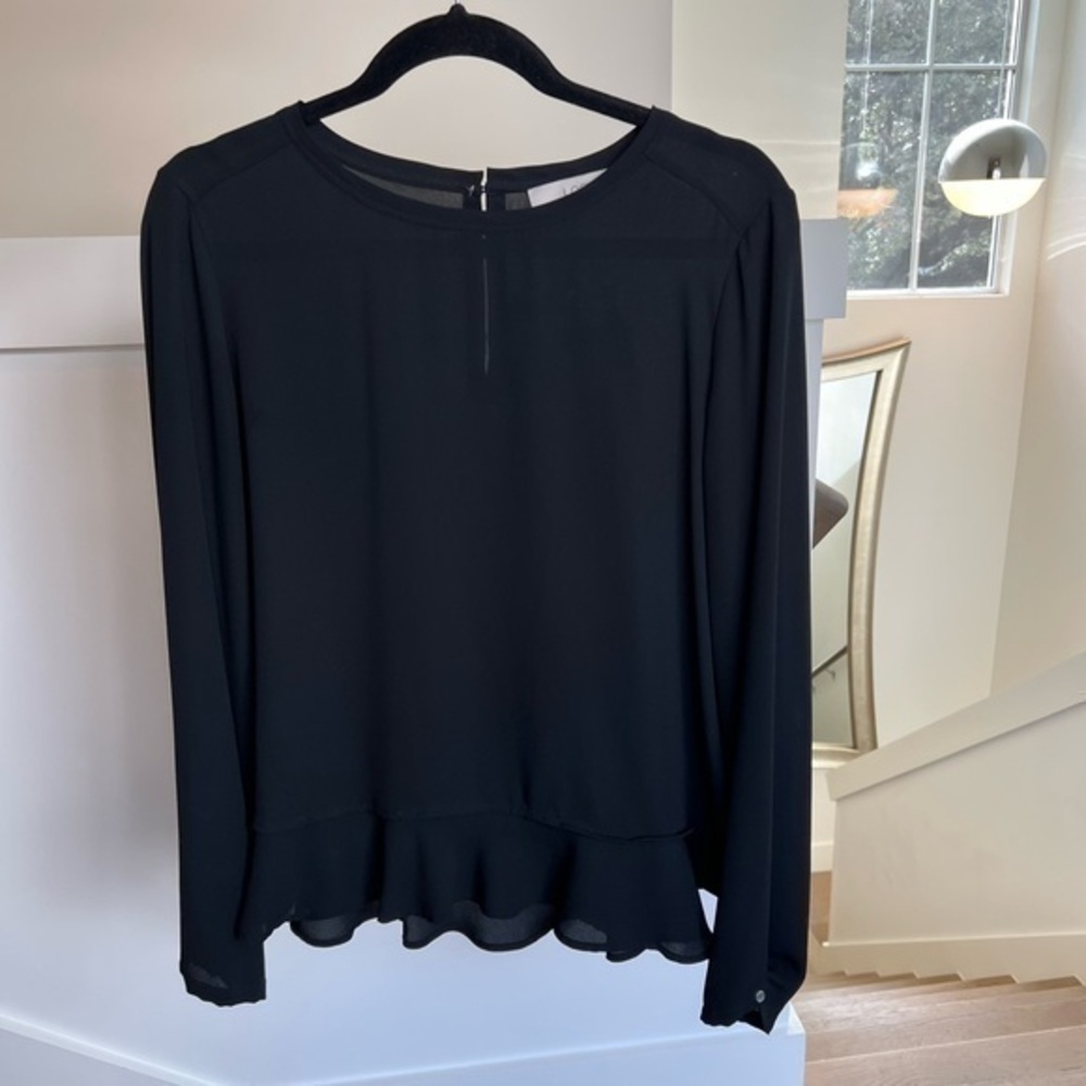 Ann Taylor LOFT Black Flowy Split Bottom Blouse Womens Size Medium